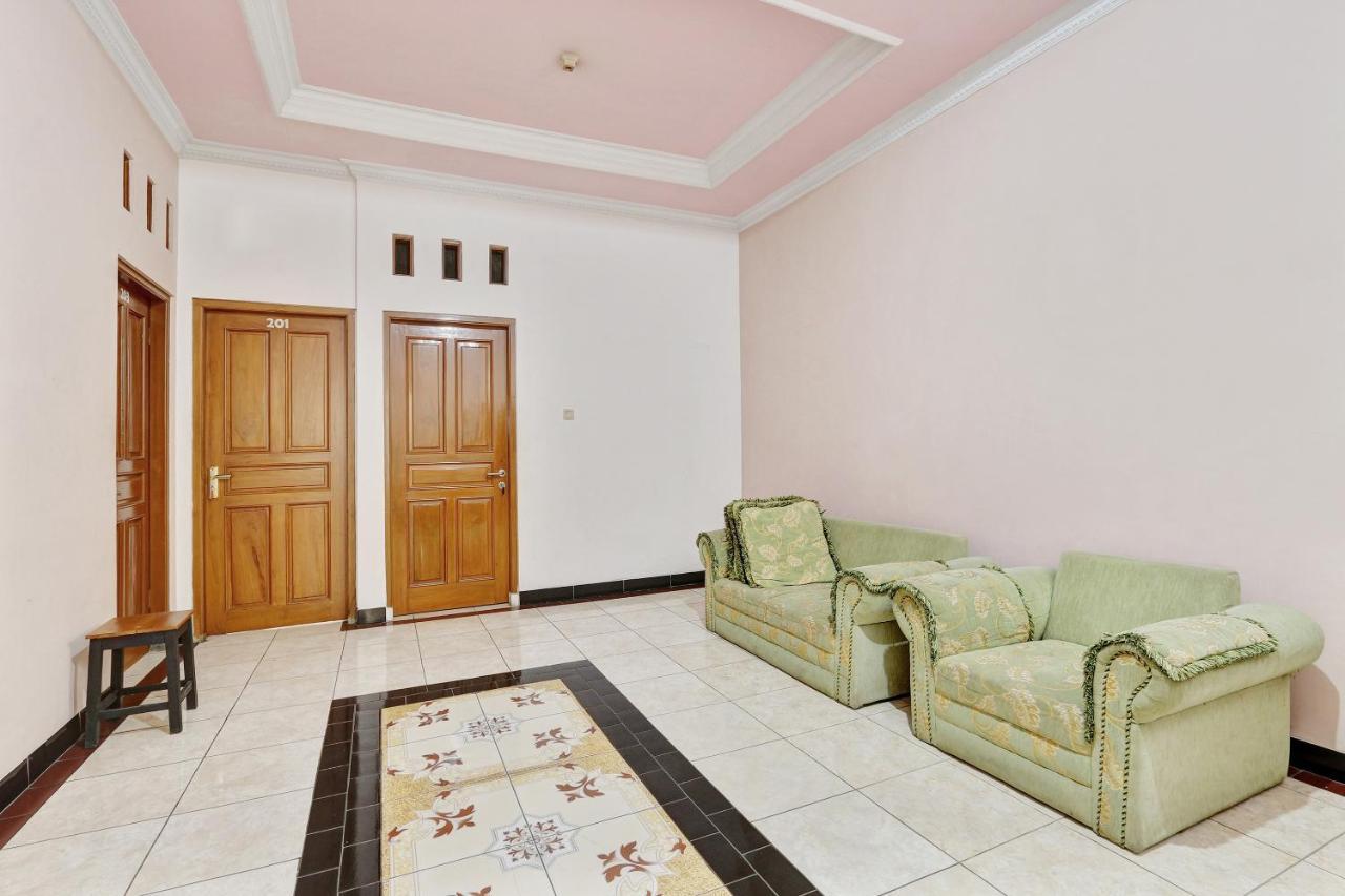 Hotel Wisma Ck Kebumen Exterior photo